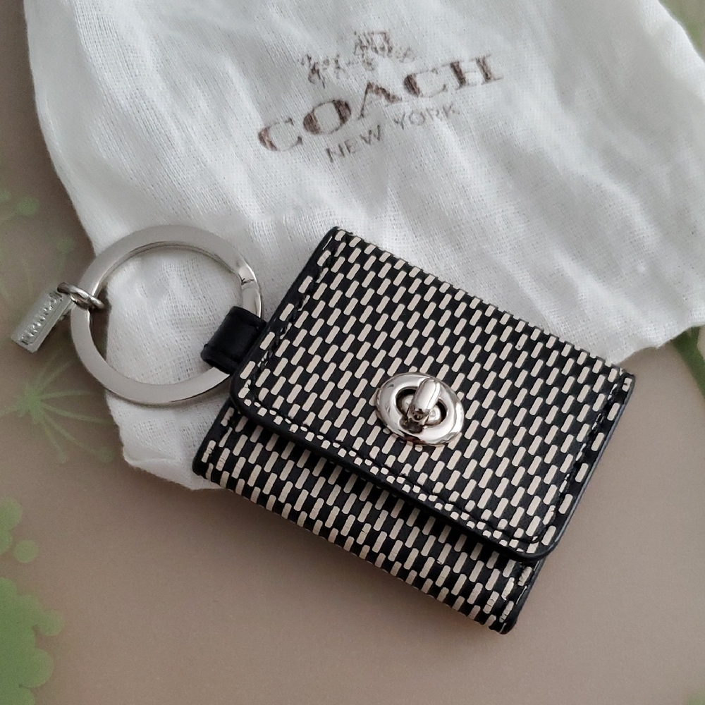 Rare - Coach Monochrome Black & Cream  Wovenlook Photo Keychain